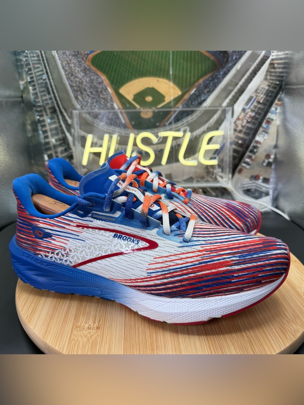 BROOKS Launch 10 “USA” White/Tango/Surf Running Shoes Mens Size 9 (D)
